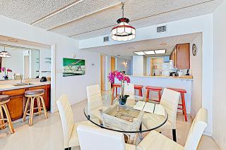Shorefront 2BR with Gulf Views and Luxe Amenities - 4