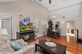 Townhouse in Lenexa by YDSH GuestMind - 9