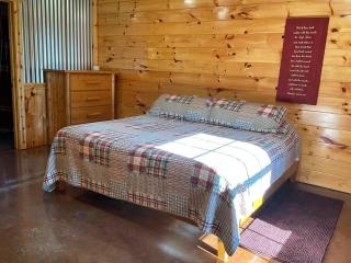 Red Cozy Cottage - 2