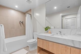 Elegant Condo at Crosby Miami Worldcenter W Rooftop Pool & Fitness Center - 4