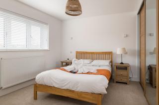 Premium Town Centre Home - Parking - Near Hospital & Uni - 1