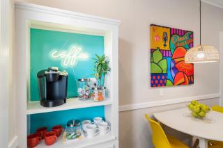 Downtown Beverly Minutes to Salem+Train w/Parking - 2