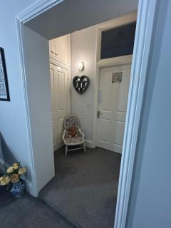 Flat 5 - 2 Bed City Centre Affordable Quality - 3