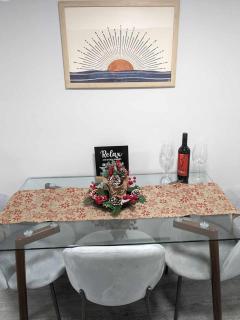 Cozy 2BR w/ Parking, mins from Highway & Chrysler - 3