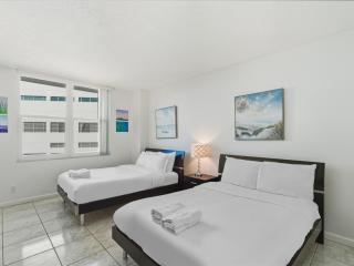 Sea Air Towers - Oceanfront Condo w Pool & Gym - Hollywood - 1