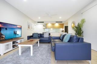 Waterfront Lagoon Escape - 9