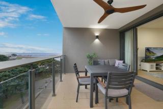 Waterfront Lagoon Escape - 8