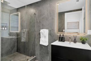 4BR/4BA | Parking + Chef’s Kitchen | Near BU/BC - Brookline - 6