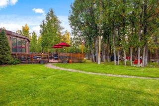 Pine-Lodge by Roundhouse Resort and Spa - 1