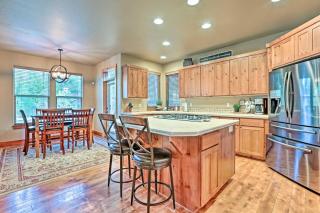 Spacious Sunriver Getaway with Hot Tub and Games - 5