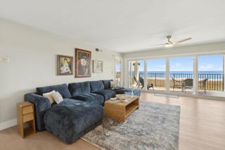 Renovated at Amelia South (H2) - Oceanfront Balcony - Pool - Steps from the Beach - 8