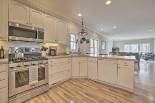 Spacious Harbor Springs Home w Hot Tub - 1