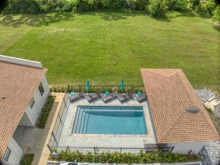 Magnolia Shore 5 - Steps to Beach, Pet-Friendly, Pool, Fast WiFi - 8