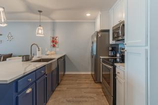 Unit 203 Executive Keys - 2