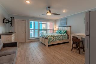 Unit 102 Executive Keys - 4