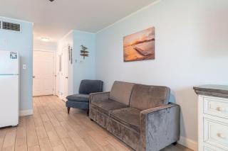 Unit 102 Executive Keys - 1