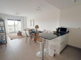 Elegant apartment with pool and parking by beBalmy - 5