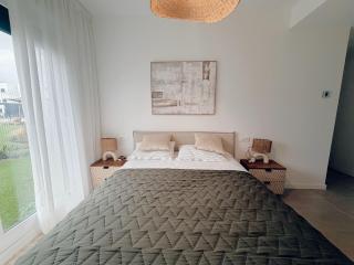 Elegant apartment with pool and parking by beBalmy - 2