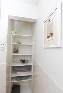 Chic urban loft steps from dining and shopping - 6