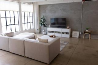 Chic urban loft steps from dining and shopping - 1