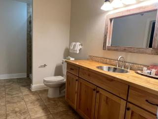 Whispering Pines Lake Views 1BR King Suite - 8