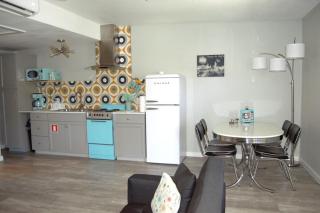 Take it back to simple times with this Retro Retreat! - 5