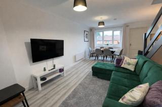 2 Bed 1 Bath in Milton Keynes - Sleeps 4 - Parking - 8