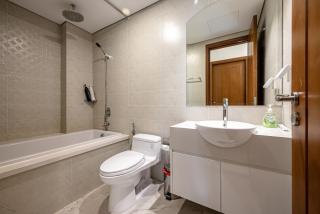 Landmark Luxury Apartment - 4