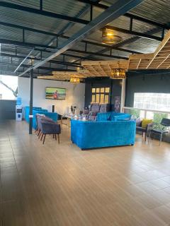 Geoffrey bnb Homes - 5