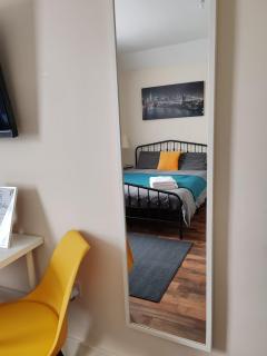 King En-Suite Room Self-Catering Workspace - Hounslow - 8