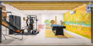 Luxury Sunny Oasis with Pool, SUV Hire, Near Marina - 6