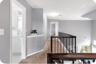 Modern 4BR Retreat, Fast WiFi, Parking, Less than 15 mins from Austin - 1