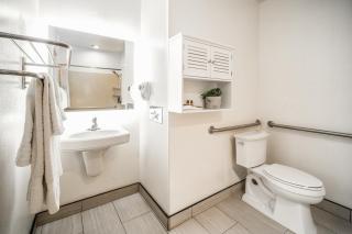 Inn at 50 Long Beach Convention Center - 9