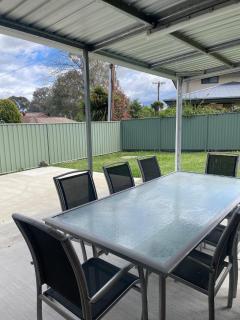 Renovated & Spacious, Homely - 5km to CBR hospital - 3