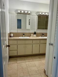 House across from Baptist Hospital - 4