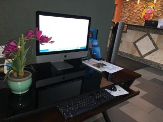 Super 8 by Wyndham Kansas City - 2