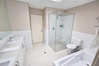The White Pearl Apartment Direct Ocean Views Top Floor - 1