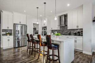 Luxury Retreat For Large Groups - 3