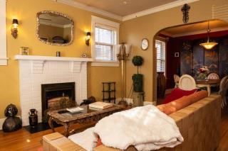 Cozy Eclectic Home - Retro Feel Across from Rhodes - 3