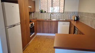 Convenient and Comfortable - Hawks Nest - 9