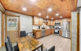 Peaceful 4 Bedroom Home located near Lake - 1