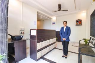 FabHotel Golden Heights - 9