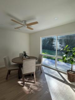 Luxury Single-Story Oasis - Private & New Remodel - 8