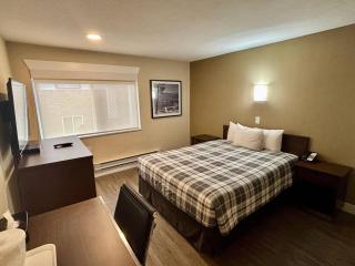 Rodeway Inn & Suites - 2
