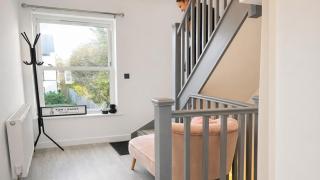 Cambridge - Modern 4-BR Home with Gardens & Wi-Fi - 5