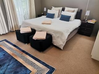 Green Hills Farm House - 8