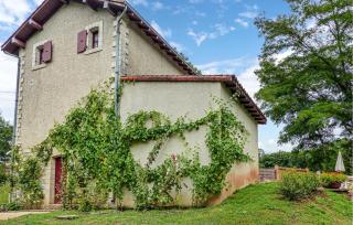 Beautiful Home In Nanteuil-En-Vallée With Wifi - 1