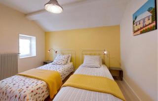 Beautiful Home In Nanteuil-En-Vallée With Wifi - 3