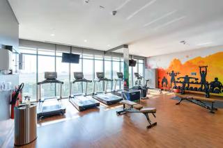 Vogue Vacation Homes, Emirates Hills, Vida The Hills Residence near Marina and JBR, Three Bedroom Apartment with Balcony and Golf Club View, Access to all Amenities - 5