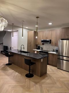 Cozy, Comfortable and Sleek Home, 10 mins from WEM - 5